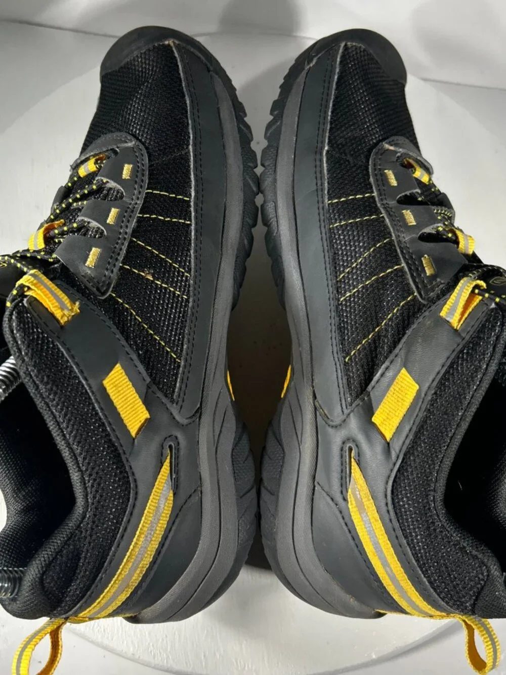 Keen Targhee Low Hiking Shoes Youth Boys Size 4 Black Trail Sneakers Camping Kid